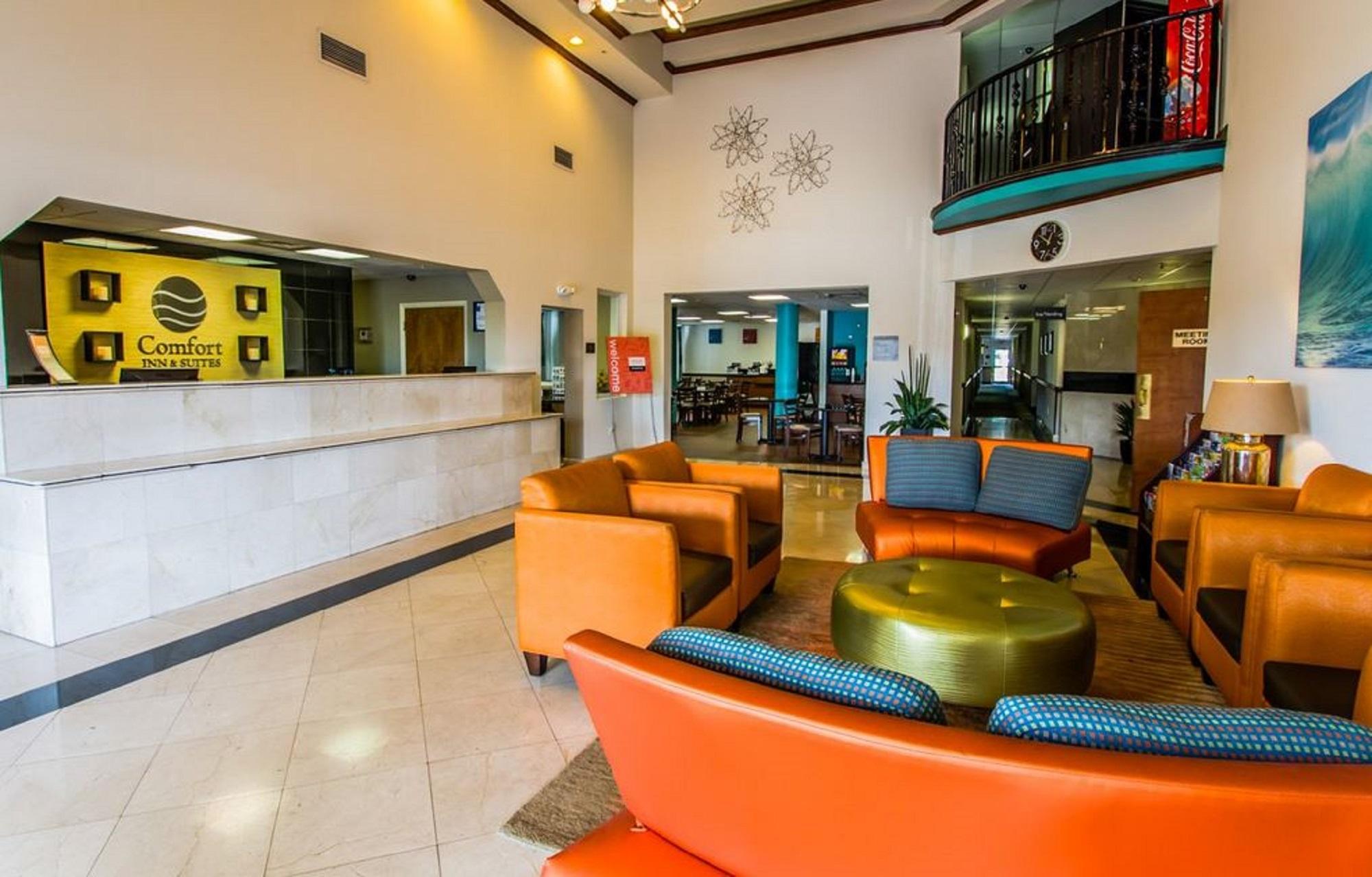 Comfort Inn & Suites Fort Lauderdale West Turnpike Lauderdale Lakes Exterior photo