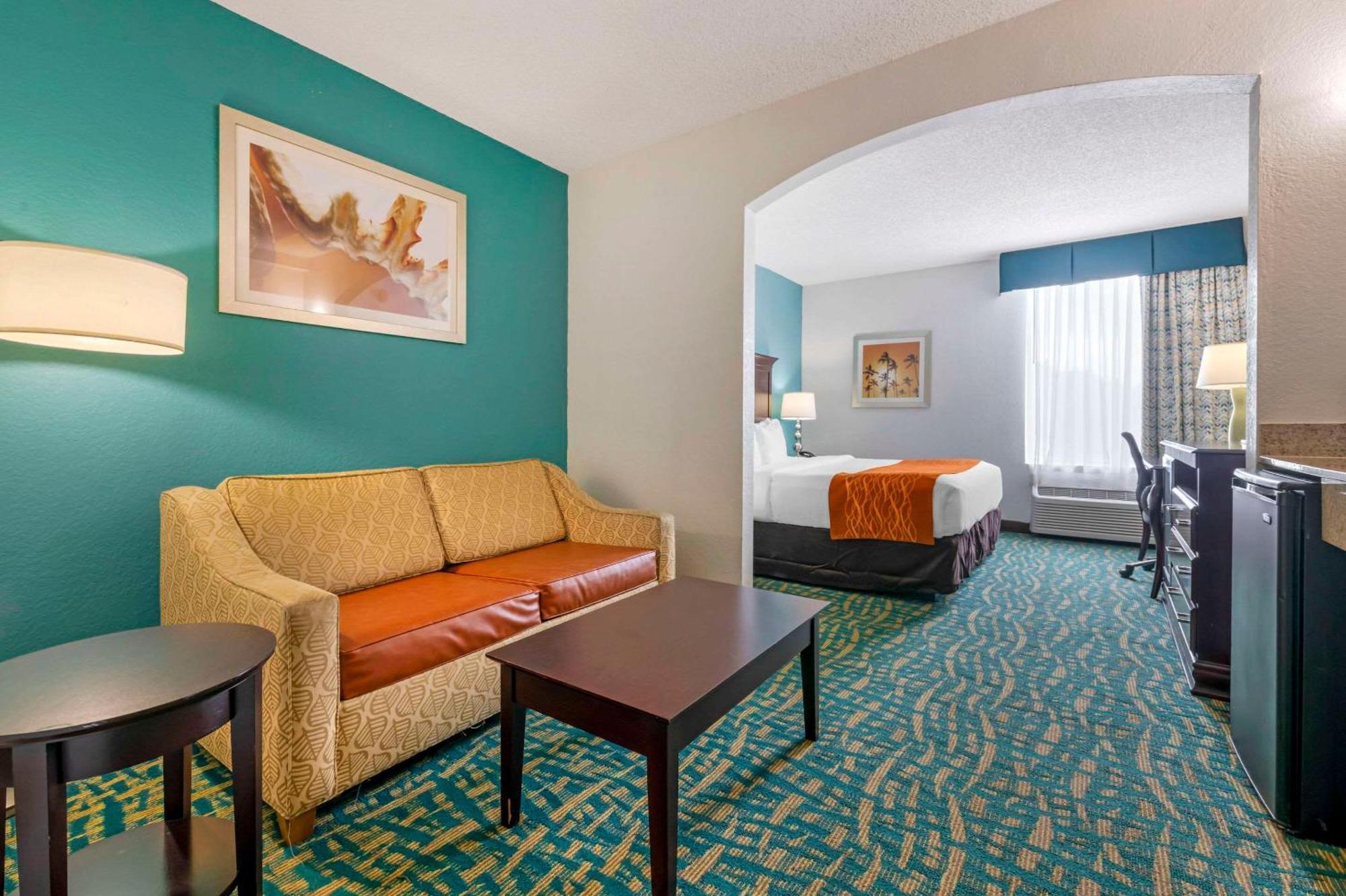 Comfort Inn & Suites Fort Lauderdale West Turnpike Lauderdale Lakes Exterior photo
